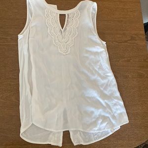Lightweight tank top with beautiful designs.